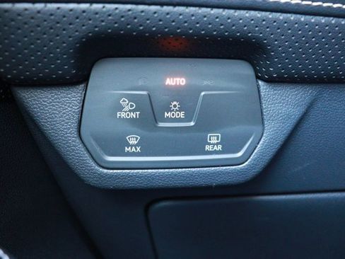 Used 2024 Volkswagen Atlas SE image 27