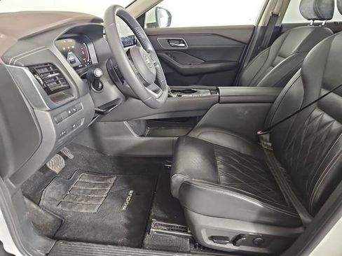 Used 2021 Nissan Rogue Platinum image 29