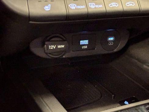 Used 2024 Hyundai Elantra Limited image 14