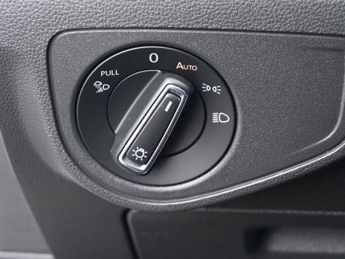 Used 2023 Volkswagen Atlas SEL R-Line image 29