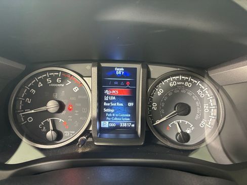 Used 2023 Toyota Tacoma TRD Off-Road AWD/4WD image 19