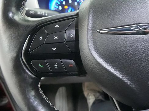 Used 2021 Chrysler Pacifica Touring-L w/ Uconnect Theater Family Group AWD/4WD image 42