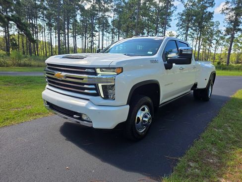 Used 2022 Chevrolet Silverado 3500 High Country w/ Technology Package AWD/4WD image 1