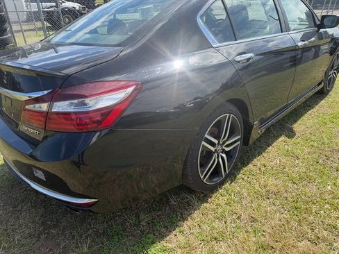 Used 2017 Honda Accord Sport image 2