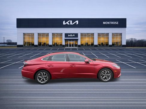 Used 2022 Hyundai Sonata SEL w/ Preferred Accessory Package FWD image 4