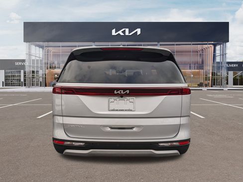 Certified 2023 Kia Carnival LX image 5