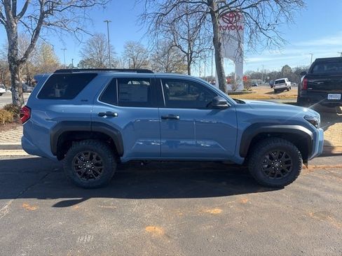 New 2025 Toyota 4Runner SR5 image 6