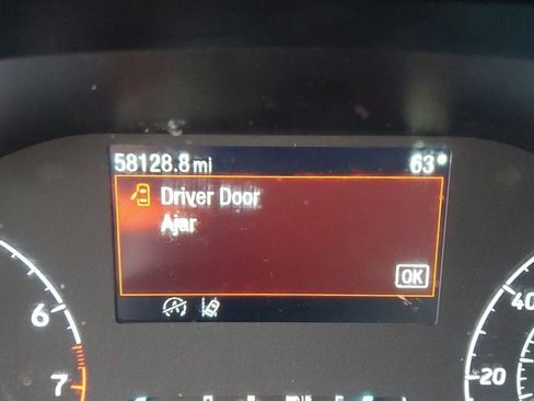 Used 2022 Ford Transit Connect XLT image 30