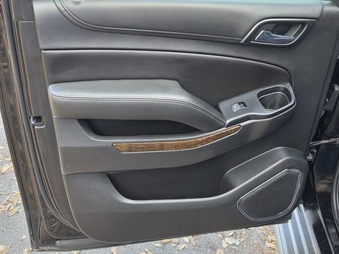 Used 2020 Chevrolet Suburban LT image 33