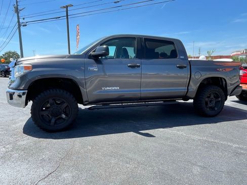 Used 2017 Toyota Tundra SR5 w/ SR5 Upgrade Package AWD/4WD image 5