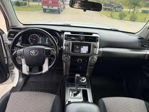 Used 2018 Toyota 4Runner SR5 Premium image 11