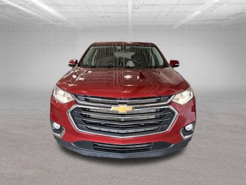 Used 2020 Chevrolet Traverse LT FWD image 2