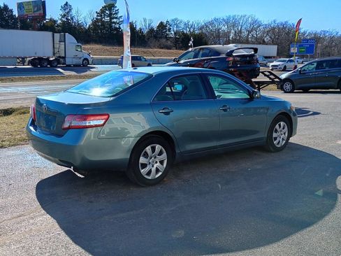 Used 2010 Toyota Camry image 5