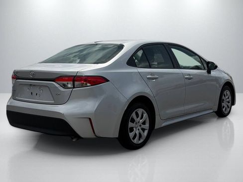 Used 2025 Toyota Corolla LE FWD image 5