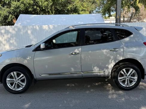 Used 2013 Nissan Rogue SV FWD image 3