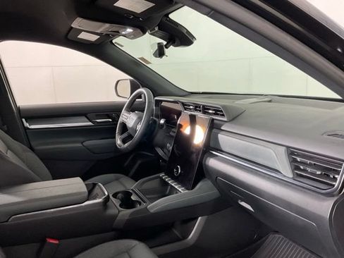 Used 2026 GMC Terrain AT4 w/ Convenience Package III AWD/4WD image 30