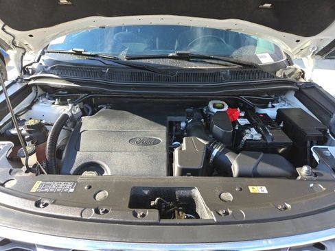 Used 2017 Ford Explorer XLT image 35