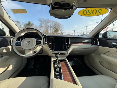 Used 2020 Volvo S60 T6 Momentum w/ Protection Package image 14