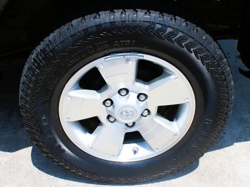 Used 2011 Toyota Tacoma PreRunner w/ TRD Sport Pkg RWD image 11
