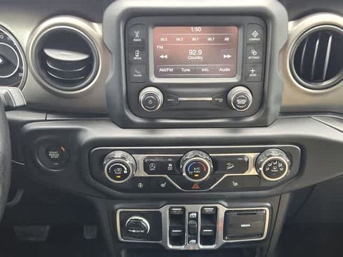 Used 2018 Jeep Wrangler Unlimited Sport S AWD/4WD image 16