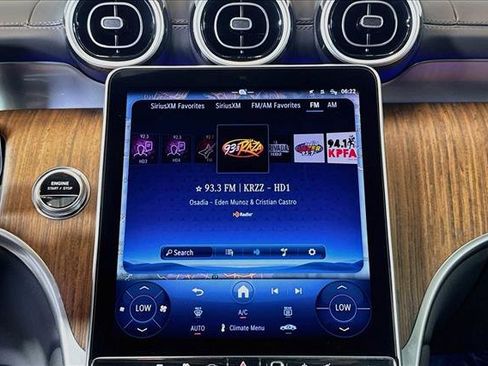 Used 2025 Mercedes-Benz GLC 350e 4MATIC image 15