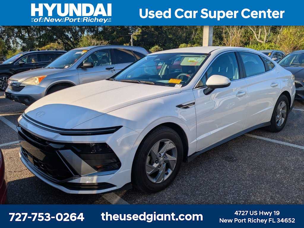 Used 2025 Hyundai Sonata SE FWD image 1