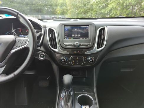 Used 2022 Chevrolet Equinox LT image 24