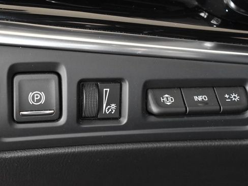 Used 2024 Cadillac XT6 Sport w/ Technology Package AWD/4WD image 38