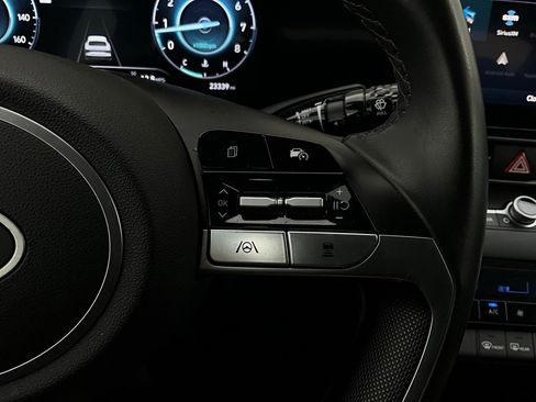 Used 2025 Hyundai Elantra SEL image 37