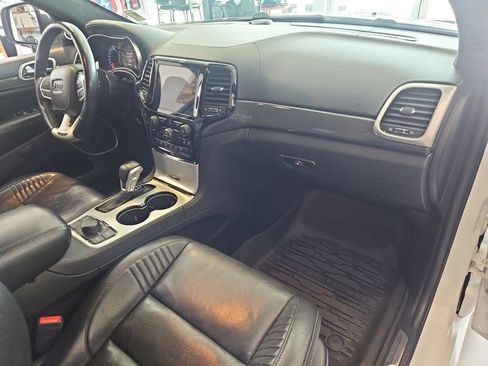 Used 2019 Jeep Grand Cherokee Trackhawk AWD/4WD image 17