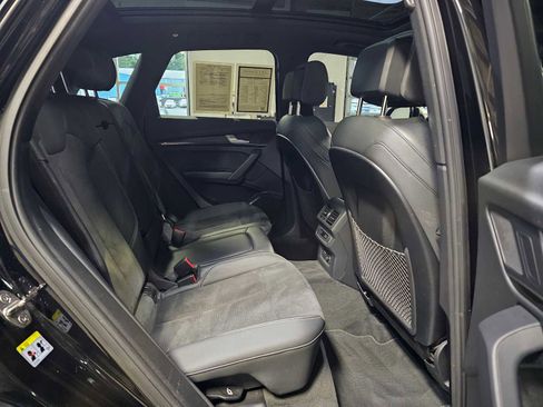 Used 2023 Audi SQ5 Premium w/ Convenience Package image 12