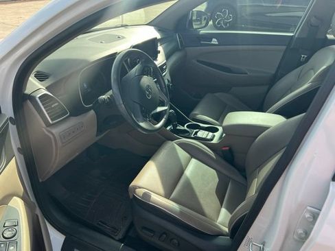 Used 2021 Hyundai Tucson Limited w/ Cargo Package FWD image 2
