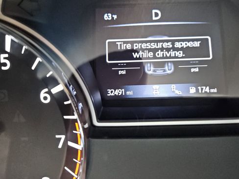 Used 2020 Nissan Pathfinder Platinum image 15