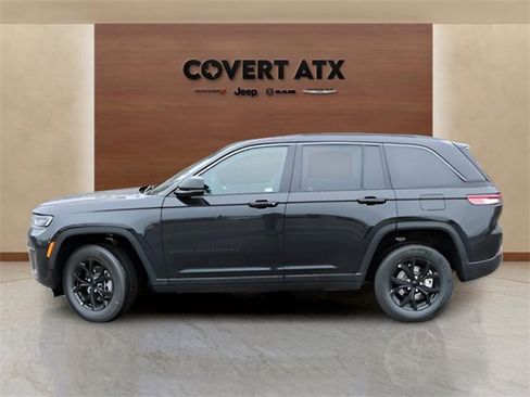 New 2026 Jeep Grand Cherokee Altitude image 2