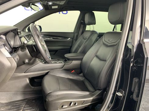 Used 2022 Cadillac XT6 Premium Luxury FWD image 16