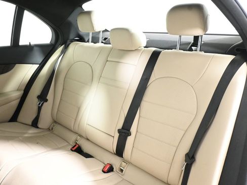 Used 2018 Mercedes-Benz C 300 4MATIC Sedan image 4
