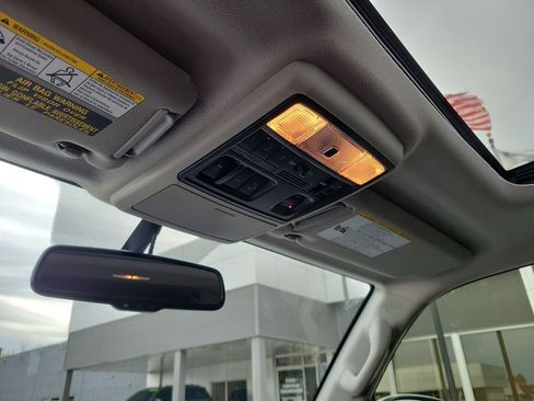 Used 2018 Toyota 4Runner Limited image 30