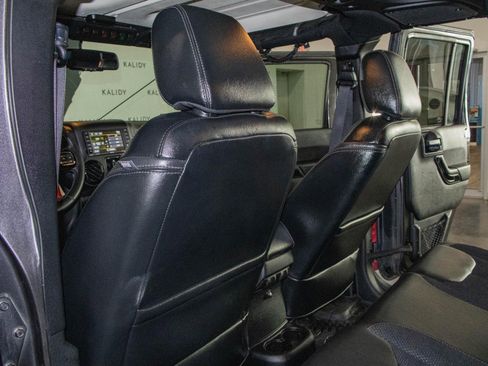 Used 2017 Jeep Wrangler Unlimited Sahara image 8