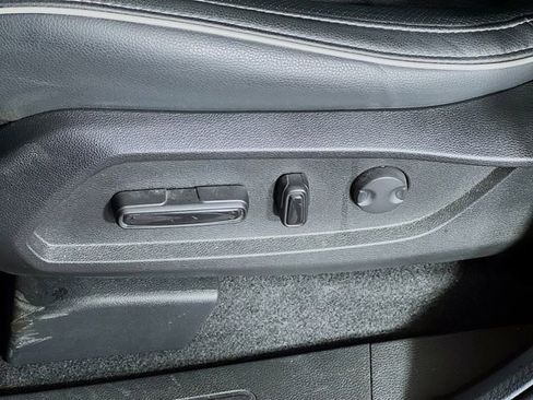 Used 2025 Honda Pilot Elite image 13