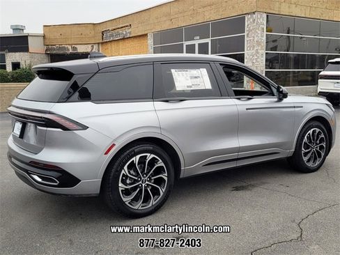 New 2026 Lincoln Nautilus Reserve image 3