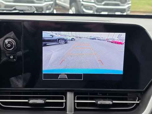 Used 2025 Chevrolet Trax LS image 22