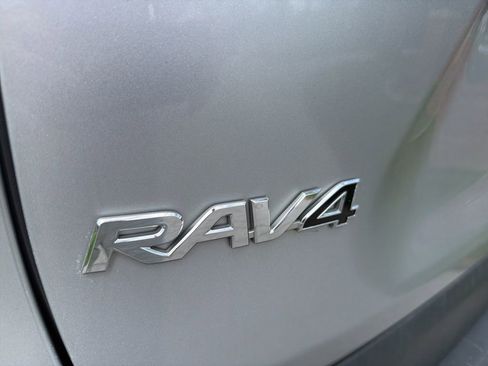Used 2022 Toyota RAV4 LE image 15