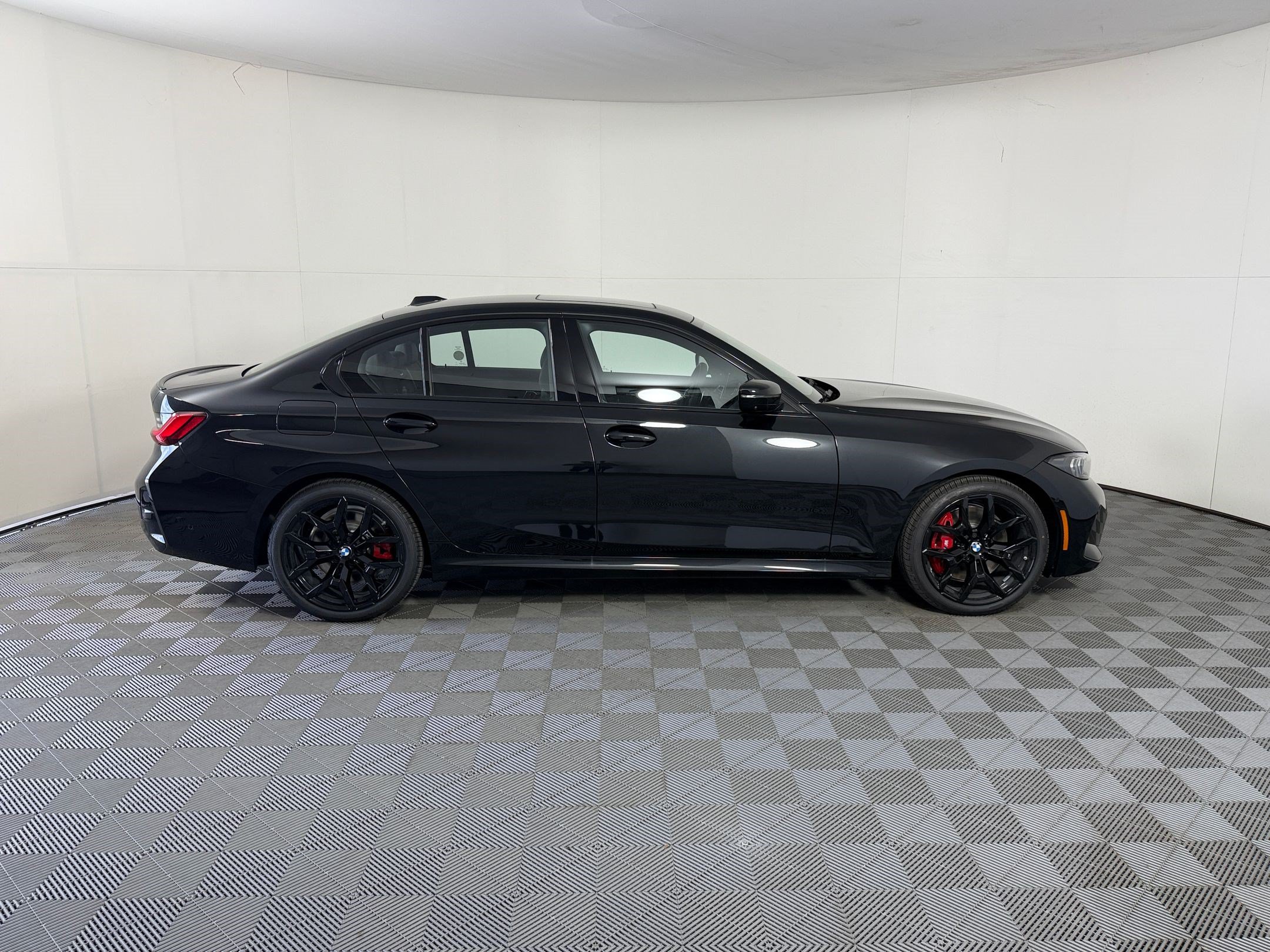 Used 2026 BMW 330i Sedan w/ M Sport Package RWD image 8