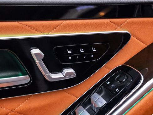 Certified 2025 Mercedes-Benz S 500 4MATIC image 16