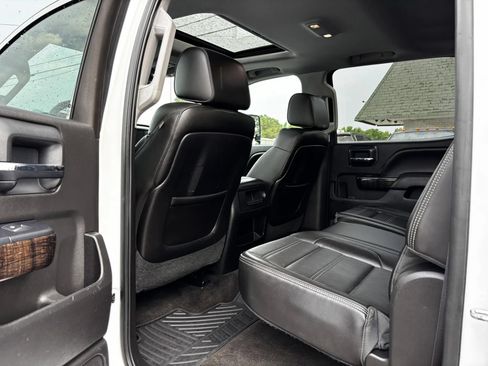 Used 2015 GMC Sierra 2500 Denali w/ Duramax Plus Package AWD/4WD image 24