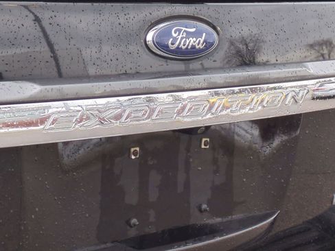 Used 2017 Ford Expedition XLT AWD/4WD image 13
