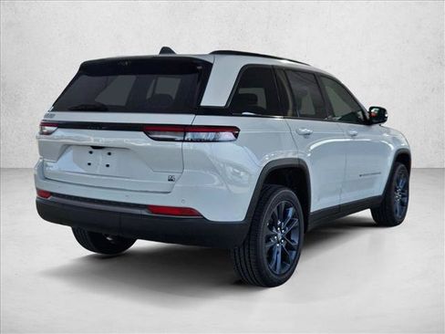 New 2026 Jeep Grand Cherokee Limited AWD/4WD image 2