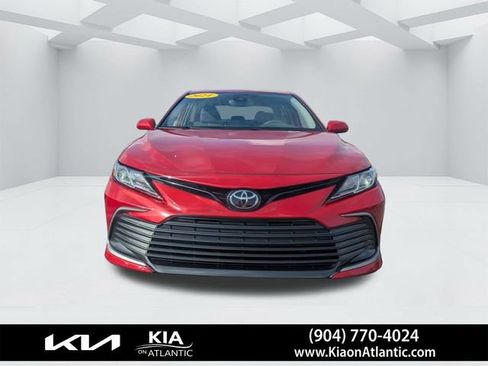 Used 2024 Toyota Camry LE w/ Convenience Package FWD image 7
