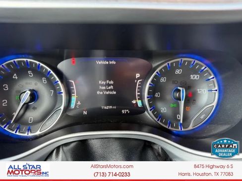 Used 2022 Chrysler Pacifica Touring FWD image 25