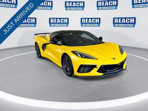 Used 2025 Chevrolet Corvette Stingray Premium Conv w/ Z51 Performance Package image 2